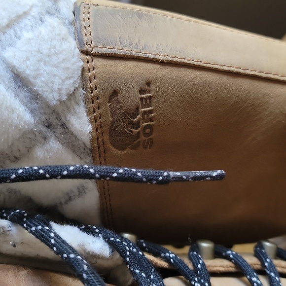 Sorel Size 11 Faux Fur Snow Boots Pre-owned + Great Condition - Picture 2 of 8